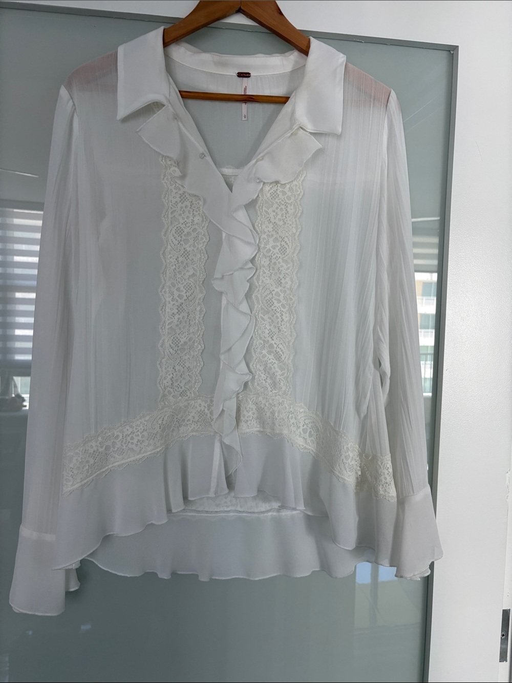 Free People LUCKY IN LOVE Women's white Ruffle Lace Blouse